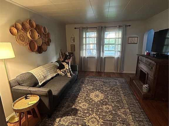 4th image of 10 Orchard Pl