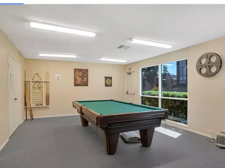 221 Oakleaf Dr — Photo 23