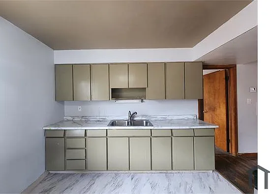 665 Babbitt Rd #UP — Photo 5