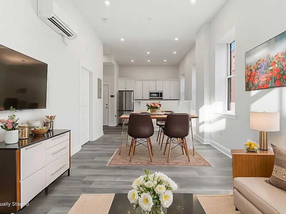 19-25 Essex St #404