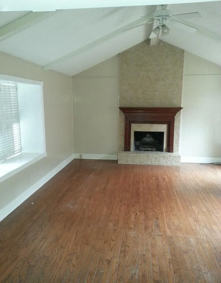 3 bed, 2200 sqft, $2,500 — Photo 3