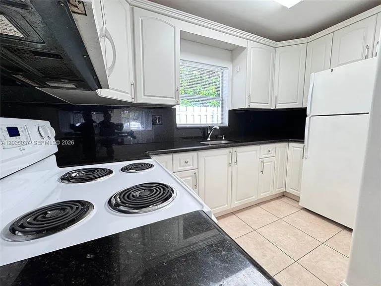 1801 NE 25th Ave #3 — Photo 7