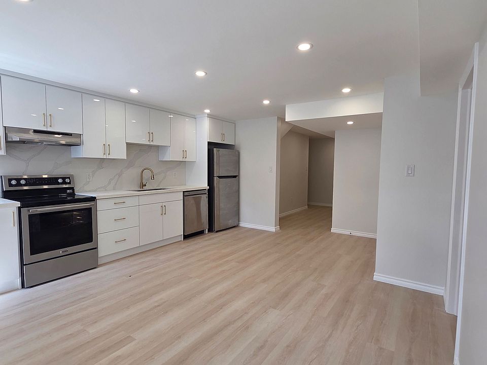 1st image of 41 Queensgate Cres #Basement