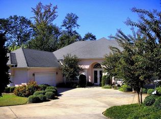 11 Fairington Ct, Laurel, MS 39440