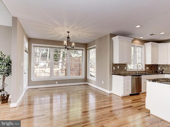 5th image of 9303 Braymore Cir