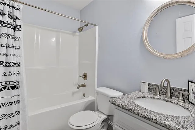 1014 Webb St — Photo 11