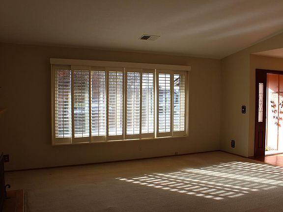 5th image of 17130 Pine Way