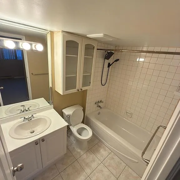 380 Pelissier St #2402 — Photo 11