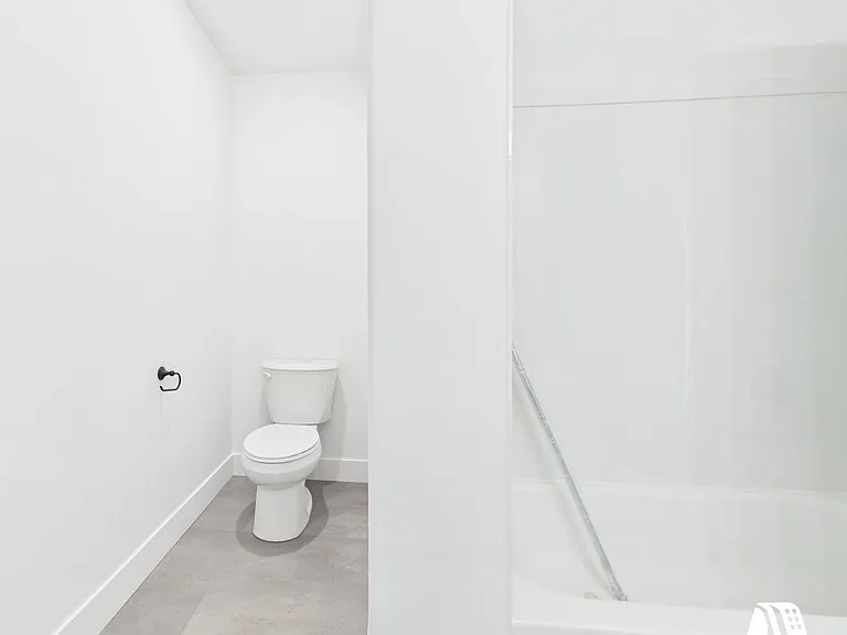 453 E 650 N — Photo 12