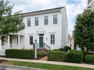 1432 Picket Dr, Lancaster, PA 17601