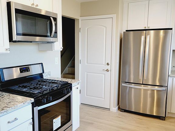 2nd image of 205 Norwich Dr
