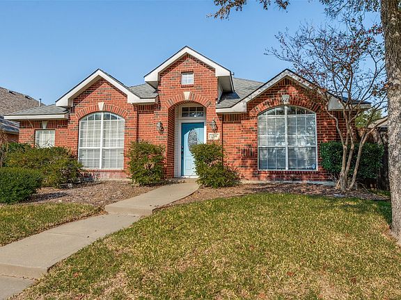 2nd image of 1398 Forest Oaks Ct