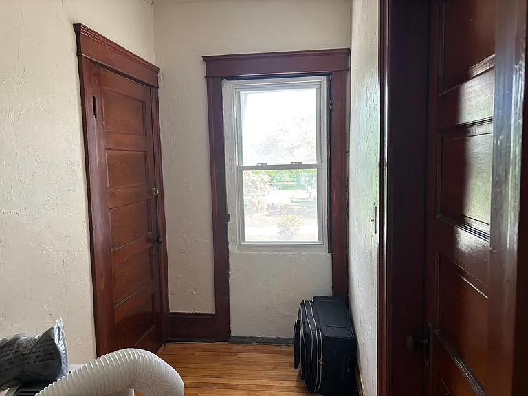 189 Grove St #3 — Photo 4
