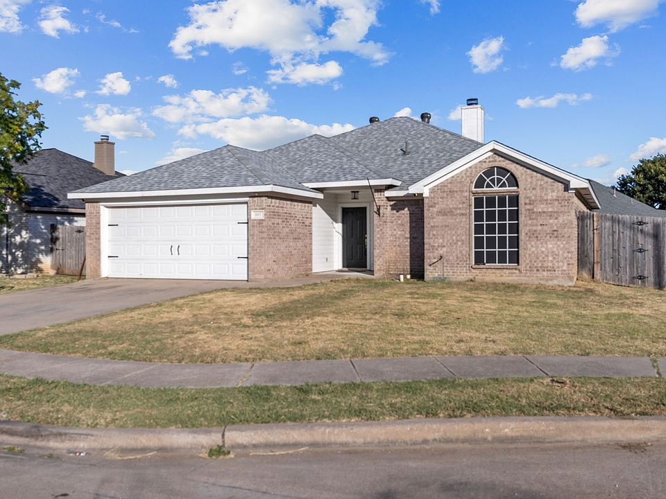 1st image of 607 Meadowbrook Dr