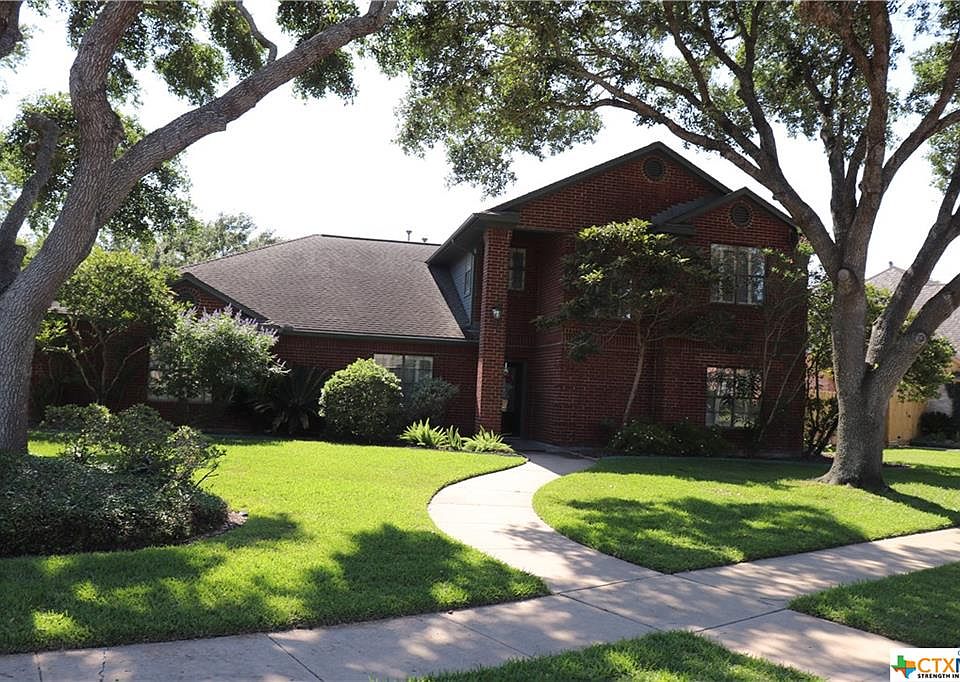 1st image of 802 Charleston Dr
