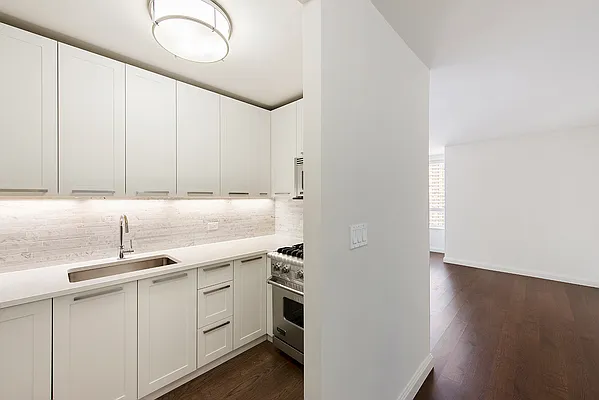 Rented by CORE | media 19