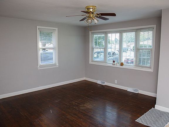 3rd image of 635 E Broadway St