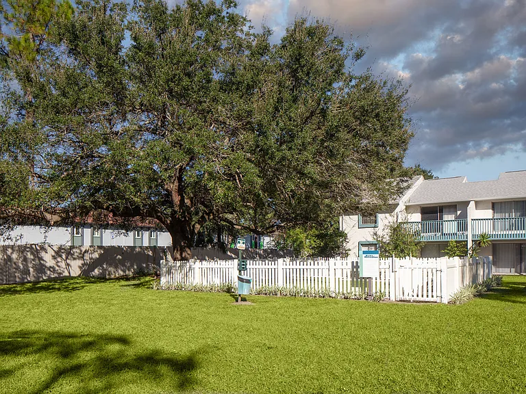 The Bahia Apartments — Photo 26