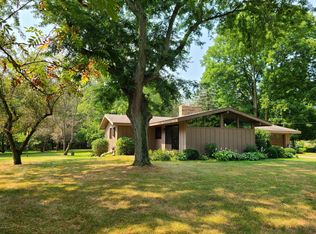 7905 N Peoples Rd, Edmore, MI 48829