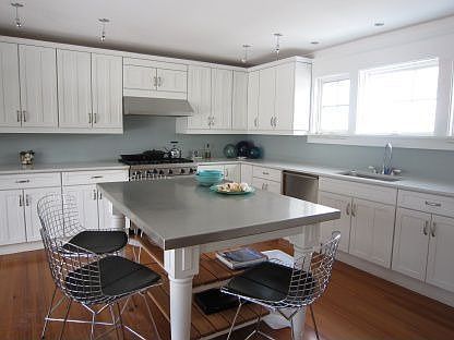 4th image of 25 Burke St