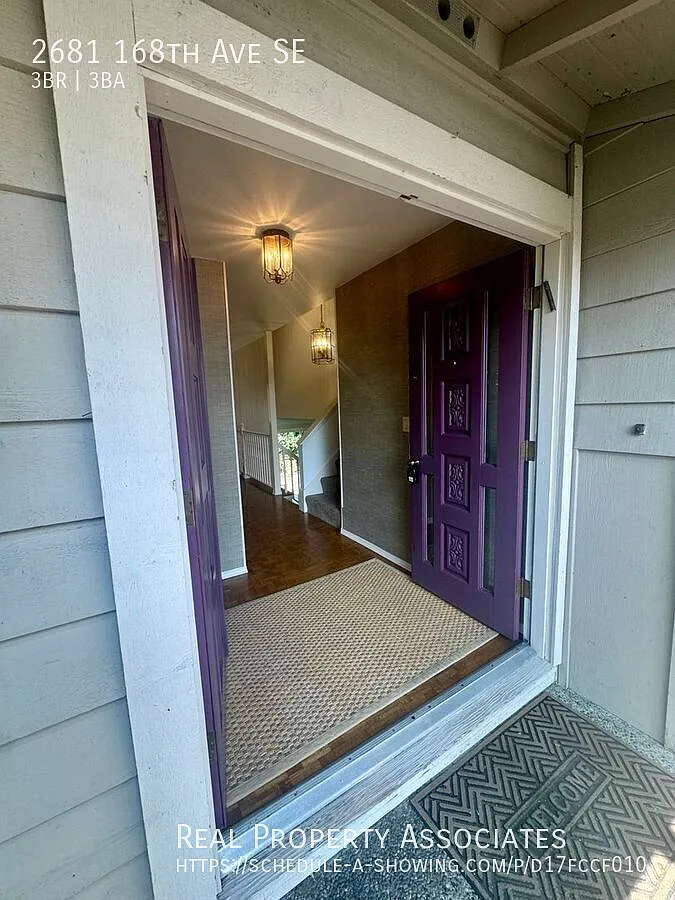 Beautiful Bellevue Home w/ View — Photo 4