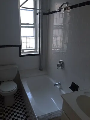 Rented by PMG Real Estate  | media 16