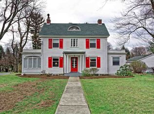 15 S Lyons Ave, Menands, NY 12204