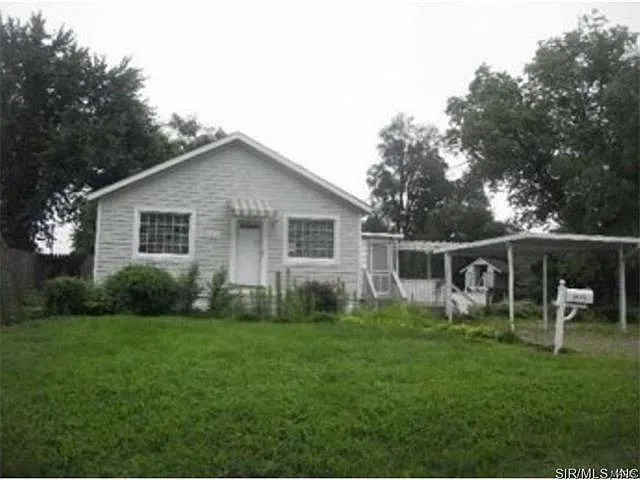 1431 1st St photo 1