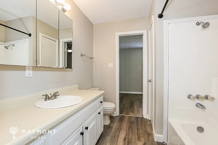 3006 Hilldale Rd — Photo 8