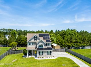 403 Stanford Ct, Maysville, NC 28555