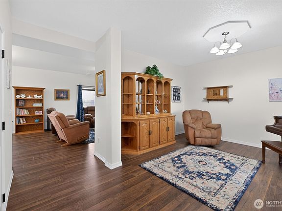 4th image of 1427 W Century St