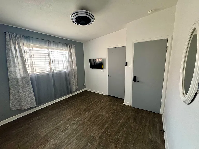 1305 Aswan Dr — Photo 16