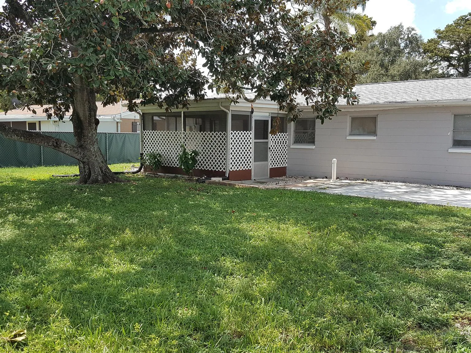 2 bed, 900 sqft, $1,600 — Photo 2