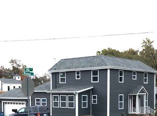227 Wisconsin St, Le Claire, IA 52753