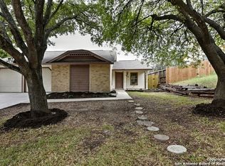 6823 Hillside Blf, San Antonio, TX 78233