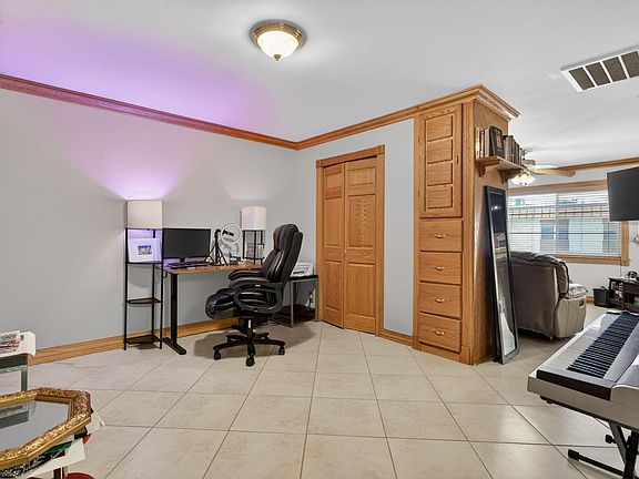 3rd image of 9 NE 19th Court #214c