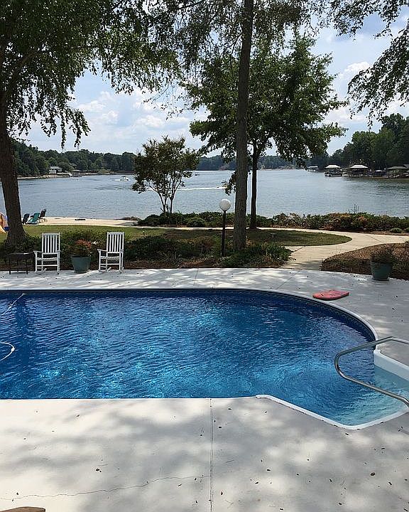 2nd image of 988 Cove Point Ln