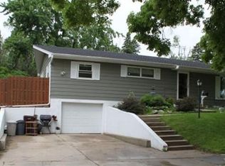 821 S Foster Ave, Sioux Falls, SD 57103