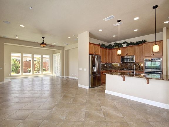 4th image of 2104 Abby Gate Dr