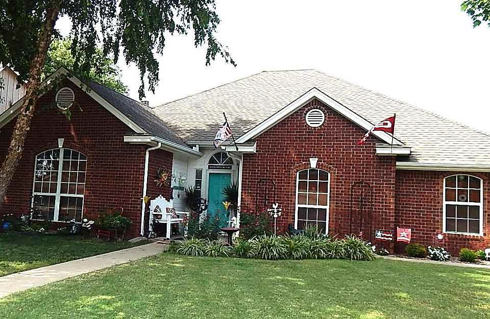 1st image of 301 Redbird Dr