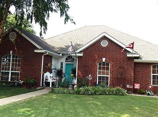 301 Redbird Dr, Ponca City, OK 74601