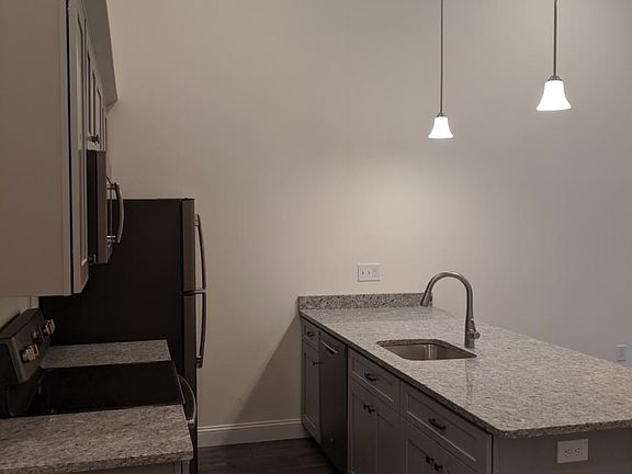 5th image of 12 White St #25