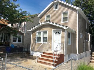 19145 114th Dr, Saint Albans, NY 11412