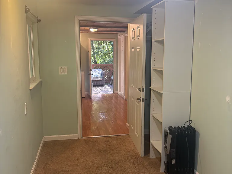 1012 Sylvia Way — Photo 7