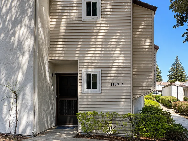 1409 Bel Air Dr #A — Photo 36