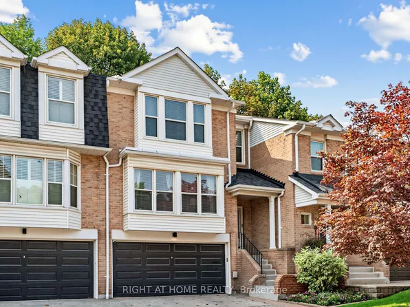 25 Tamarack Cir #25, Toronto, ON M9P 3T9