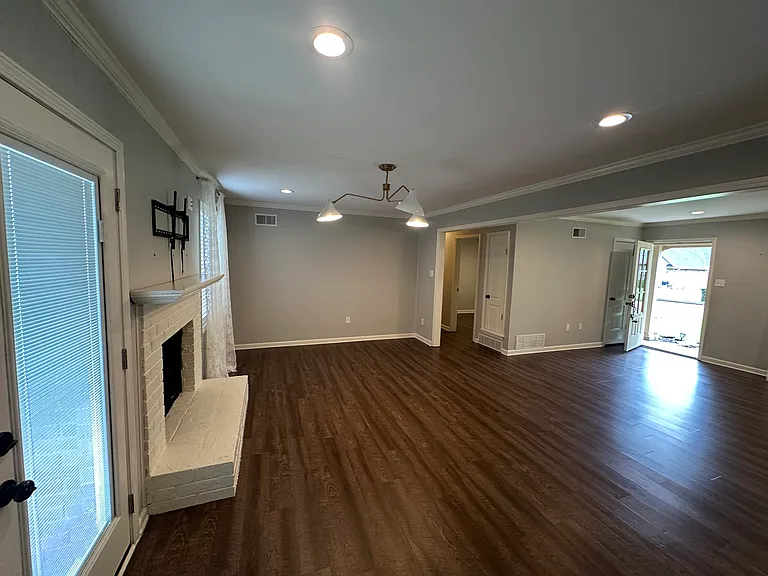 895 Barbara Lynn Dr — Photo 7