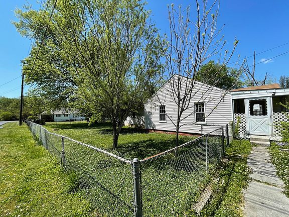 4th image of 1111 Henderson Ave