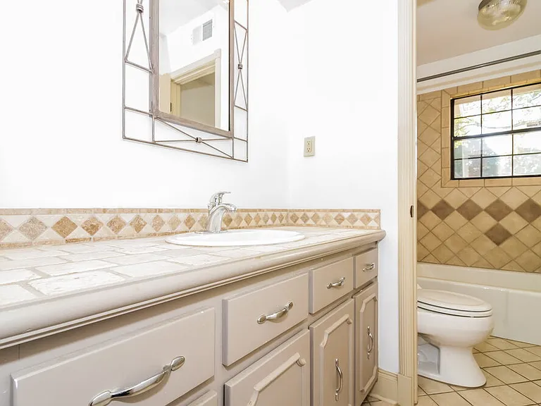 3467 Josee Ln — Photo 15