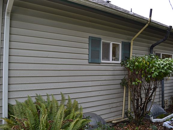 2nd image of 137 Arvon Ave